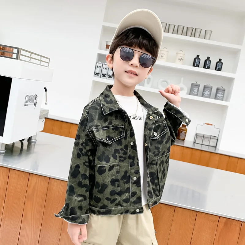 

Hot Sale Children's clothing 2-9 years old Leopard print big pocket letters hooded trench coat, Korean children's windbreaker