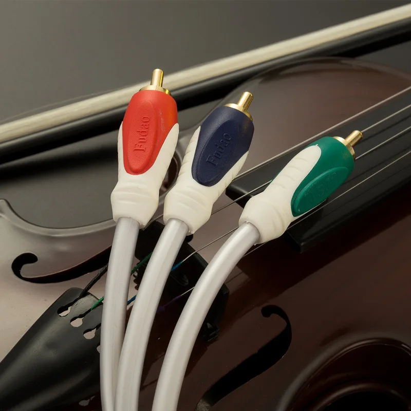 RGB компонентный кабель с цветовым отличием красный зеленый и синий шестиголовый