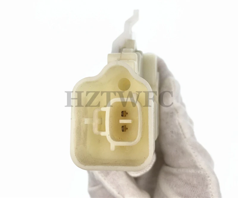 Привод задней правой двери пассажирского замка 2Pin 69130 52010 для Toyota Echo Lexus GS300 GS400 Scion