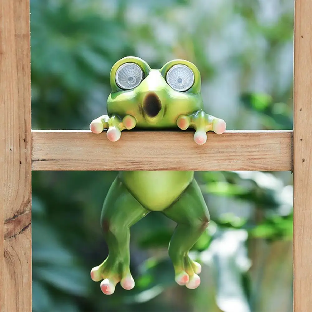 

Solar Garden Frightened Frog Resin Decoration Garden fence Solar Garden Statues and Sculptures Outdoor Lights Decor for Patio