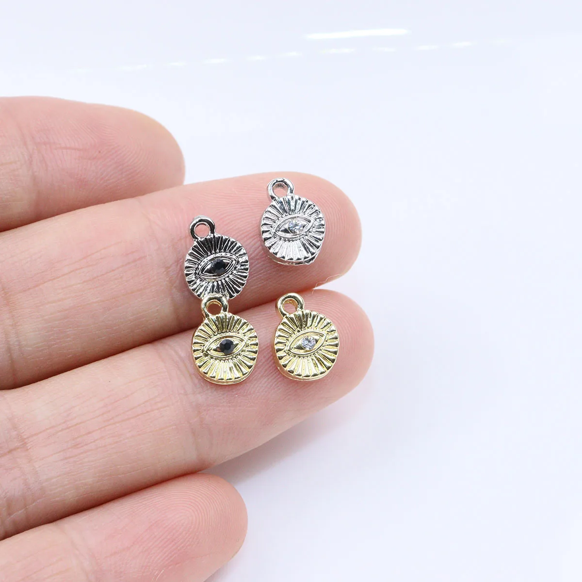 

Eruifa 10 шт. 8 мм сглаза с черной монеткой Стразы ожерелье из цинкового сплава, серьги браслет ювелирные изделия DIY ручной работы 2 цвета