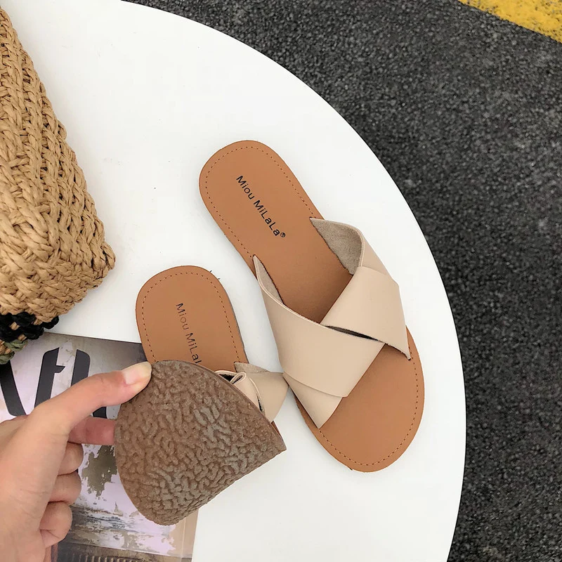 Новинка 2020 брендовые мягкие кожаные Тапочки мюли повседневные женские шлепанцы