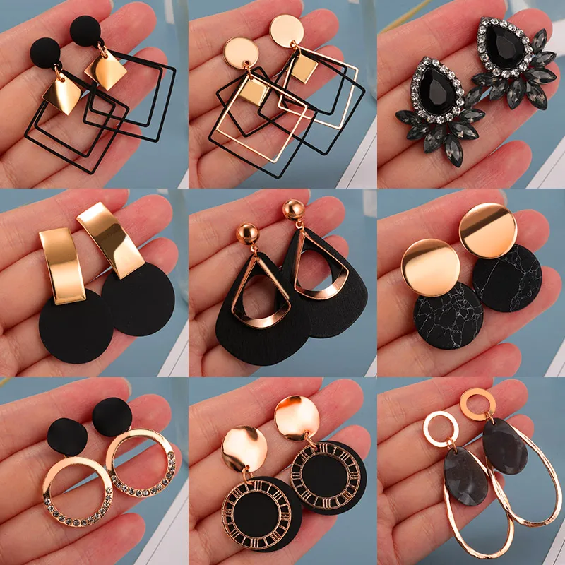 

Korean Statement Earrings For Women 2020 Fashion Vintage Black Arcylic Gold Geometric Tassel Drop Earings Female Brincos Jewelry