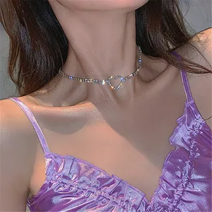 Ожерелье-чокер женское с кристаллами, в форме сердца