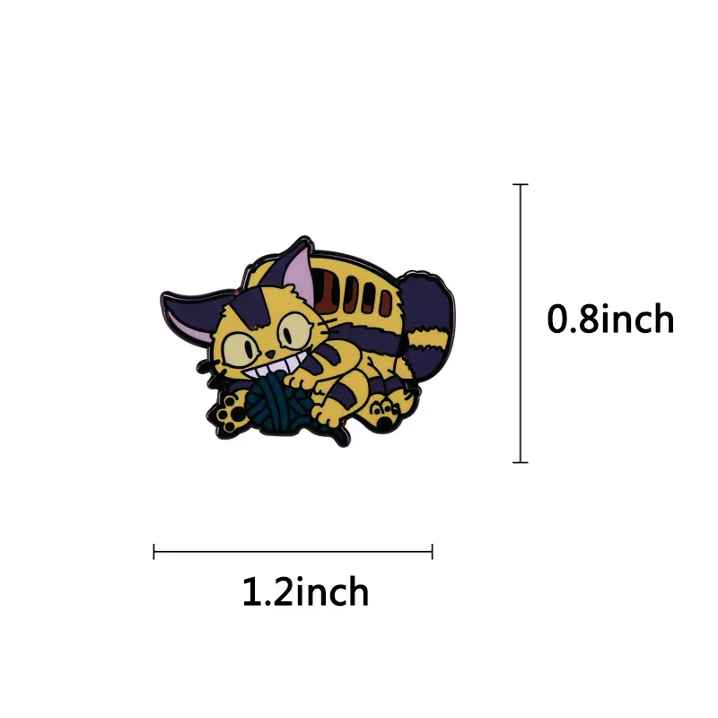Моя соседка Тоторо Эмалированная брошь с Котобусом и бейджиком из шерсти, смешная играющая кошачья автобусная брошь Миядзаки Гибли Аниме мем аксессуаров.