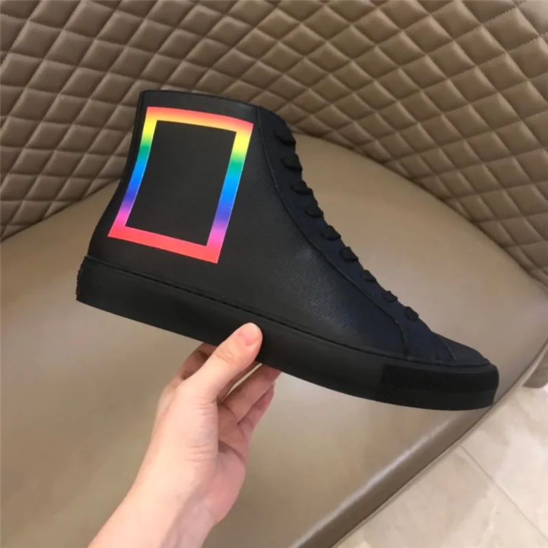 Высококачественные мужские кроссовки из черной кожи с радужным принтом Высокие
