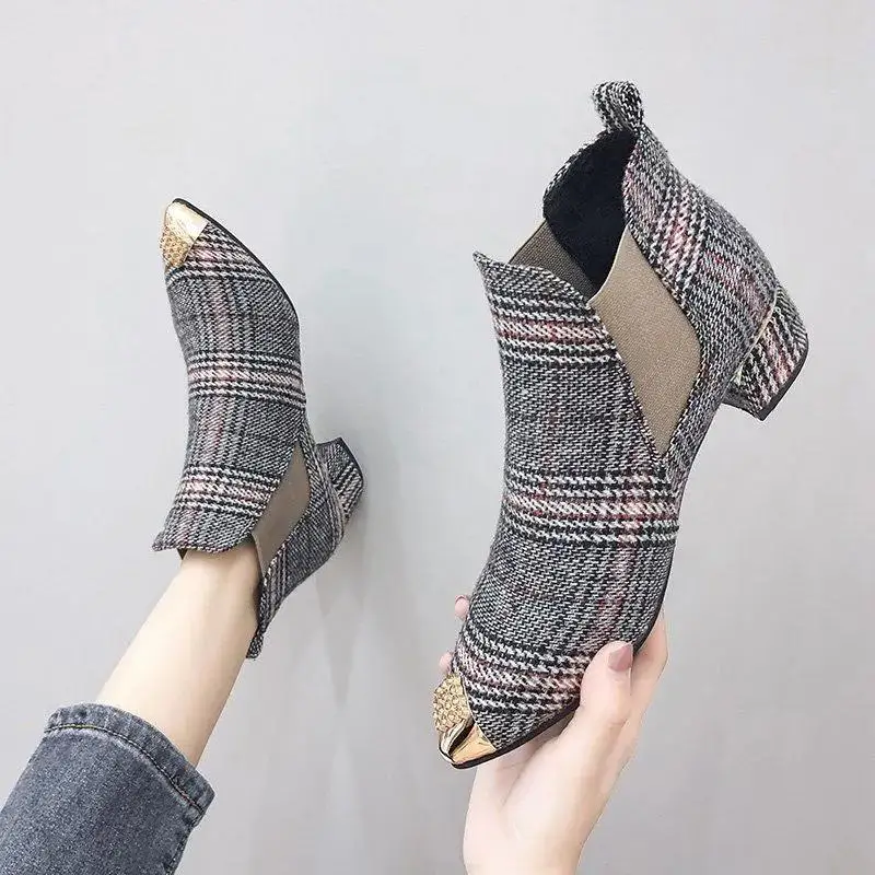 

Ботинки женские в клетку, милые удобные ботильоны на высоком каблуке, без застежки, повседневные коричневые, C9239, для осени и зимы