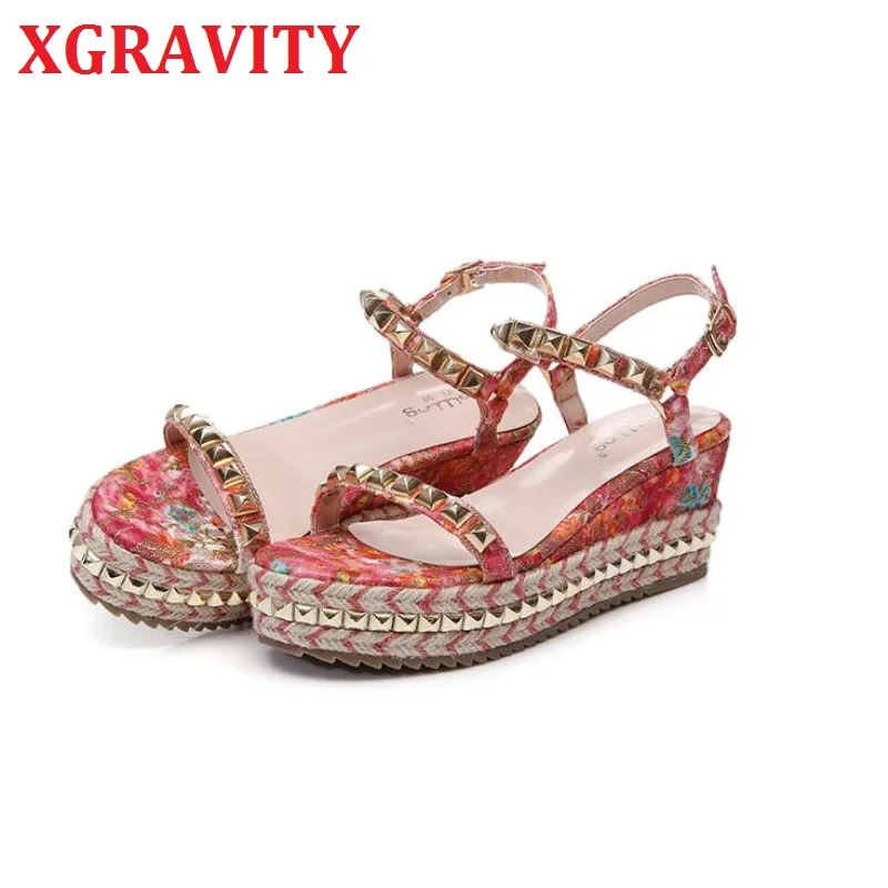 

Туфли XGRAVITY женские на высокой танкетке, элегантные брендовые, дизайнерская обувь с заклепками, туфли-лодочки с цветами, лето