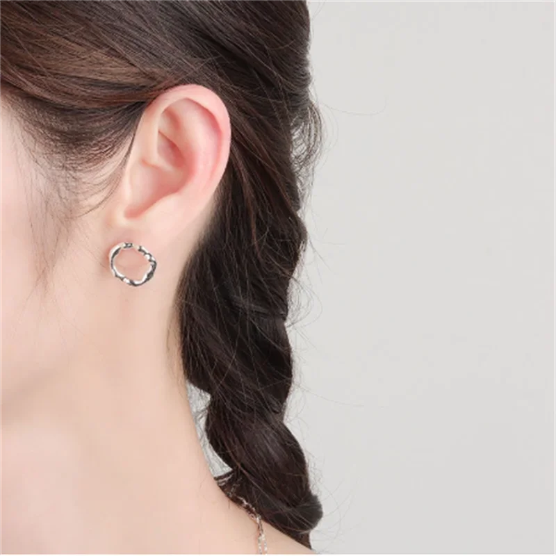 

Geometric Round Studs Earrings for Women Personalized The Letter O Earring Fashion Jewelry Wholesale