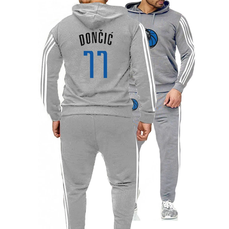 

Hoodies & Sweatshirts