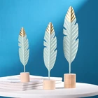 Металлическое перо Morandi, 1 шт., милые украшения для гостиной, деревянная подставка украшения, подарок для рабочего стола