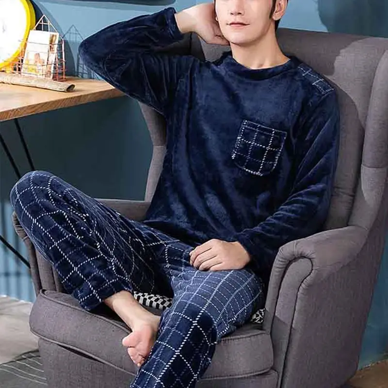 

2021 New Men Long Sleeve Flannel Pajamas Set Round Neck Footprint Pattern Thick Coral Velvet Sleep Wear Male Warm Pyjamas Set