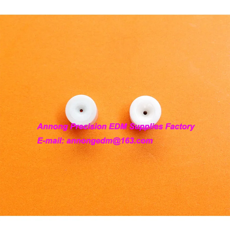 

Charmilles C102 Wire Guide Ø0.25mm Lower (Ceramic housing+Diamond inlay) 430.586, 100430586, 135011603