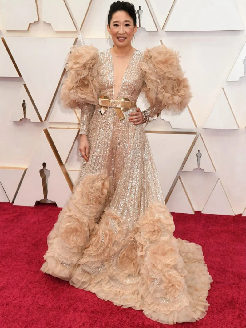 

2020 Haute Couture Evening Dresses Sparkly Plunge V Neck Long Sleeve High Split A Line Prom Gown Runway Fashion Red Carpet Dress