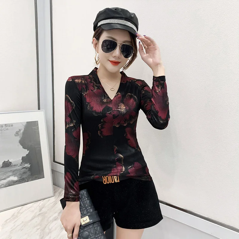 

#9098 весенне-осенняя черная футболка с цветочным принтом, женские сексуальные винтажные блузки с глубоким V-образным вырезом, облегающие Топ...