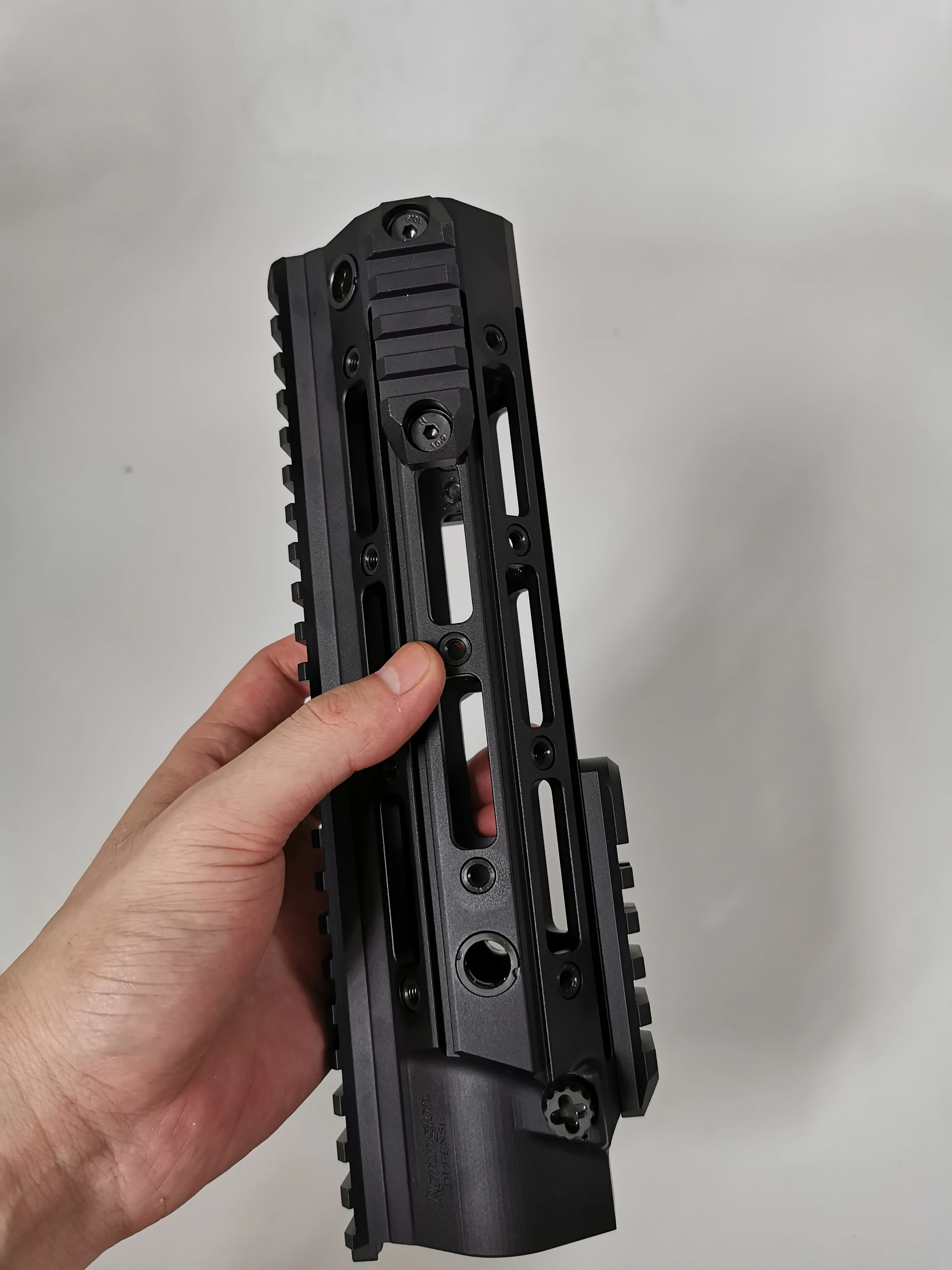 Uniontac 9," Remington Defense handguard для HK 416