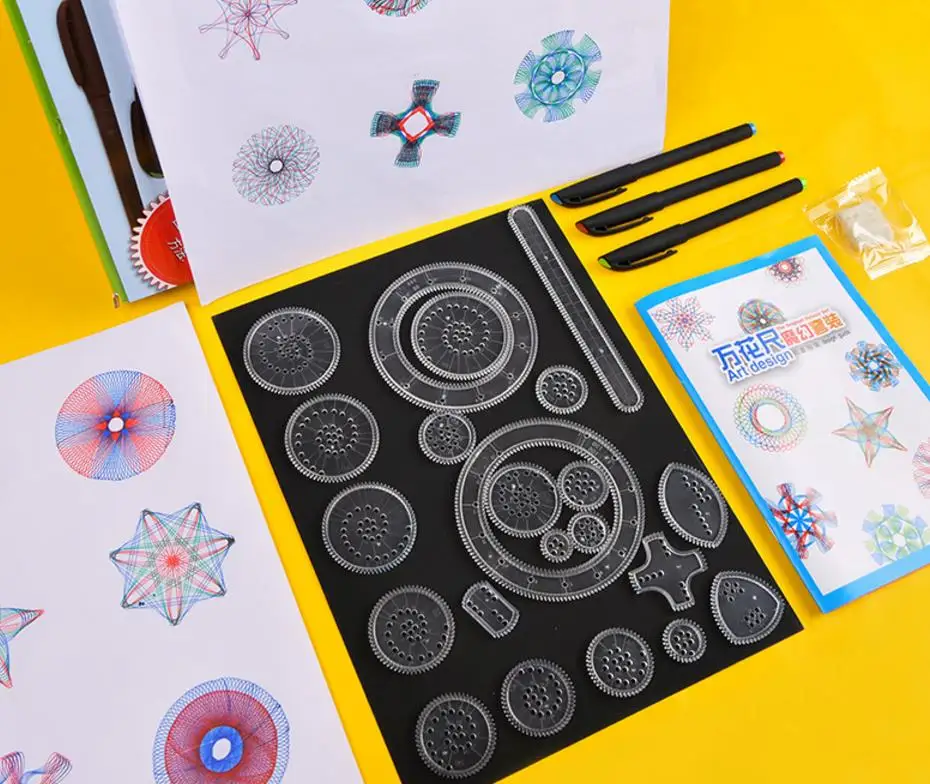 値段 パーティーの魔法の描画定規アートセット幾何学的テンプレートスパイラル花インターロッキングギアおもちゃ落書きキットバッグ詰め物10セット/ロット