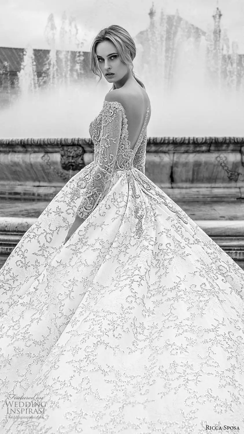 

Sexy V-neck Appliques Lace With Beadings Wedding Dress 2020 V Back Long Sleeve Princess Wedding Gowns W1346