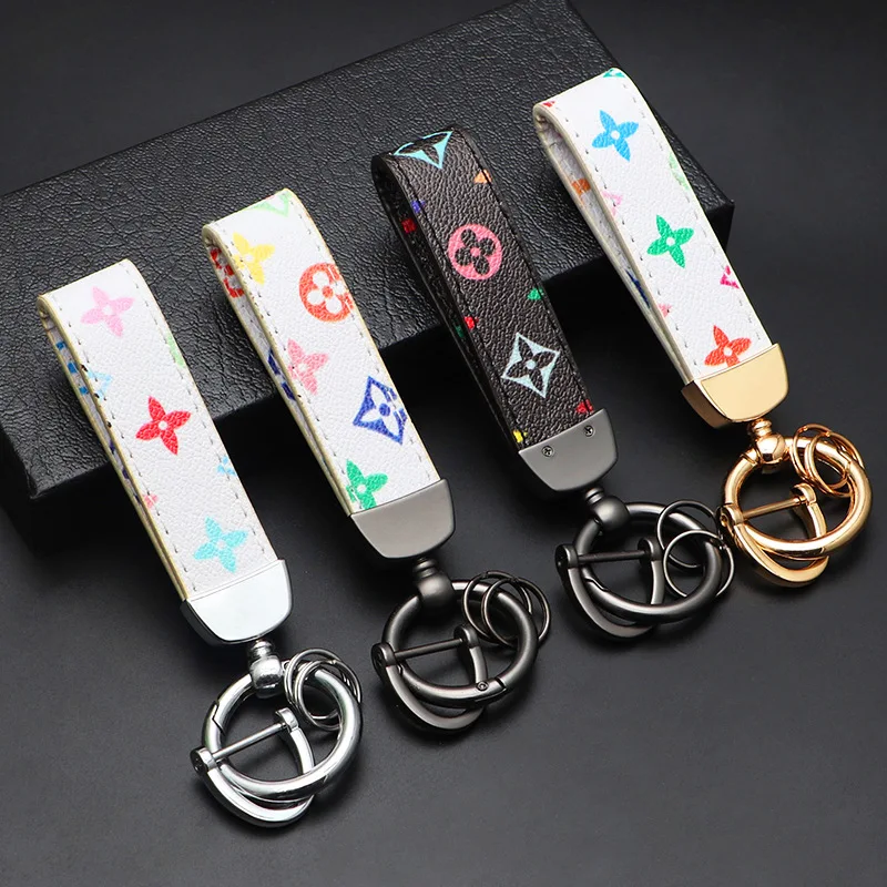

Luxury Genuine Leather Keychain 360 Degree Rotating Horseshoe Buckle Car Key Ring Male And Female Alloy Keychain Festive Gift