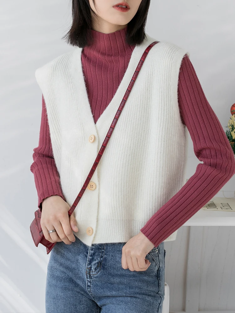 Женский трикотажный жилет повседневный однобортный без рукавов с v-образным