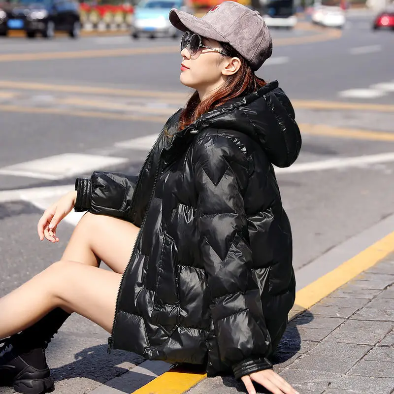 

Women 2021 Winter Fashion New Short Down Parkas Female Hooded Casual Loose Oversize White Duck Down Jacket Thick Warm Coat A659
