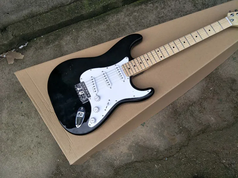 

Black guitar, maple finger board, white guard board, can be customized.