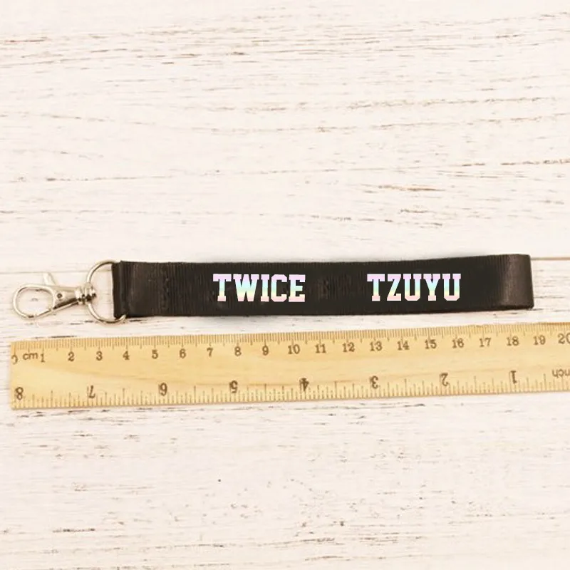 Дважды альбомный сигнал Kpop Tzuyu Pin Dahyun Sana название брелок K pop подвеска лазерный