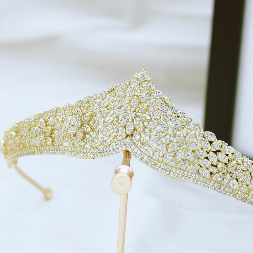 

Parmalambe Petite Zircon Encrusted Floral Charms Gold Tiaras Hair Jewelry Headpieces Crown Bride Hair Accessories tiara de noiva