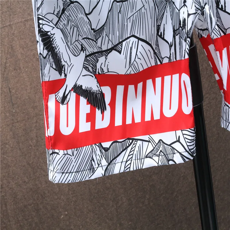 

New summer men's shorts casual beach pants Japanese large-size students trend five-point beach pants