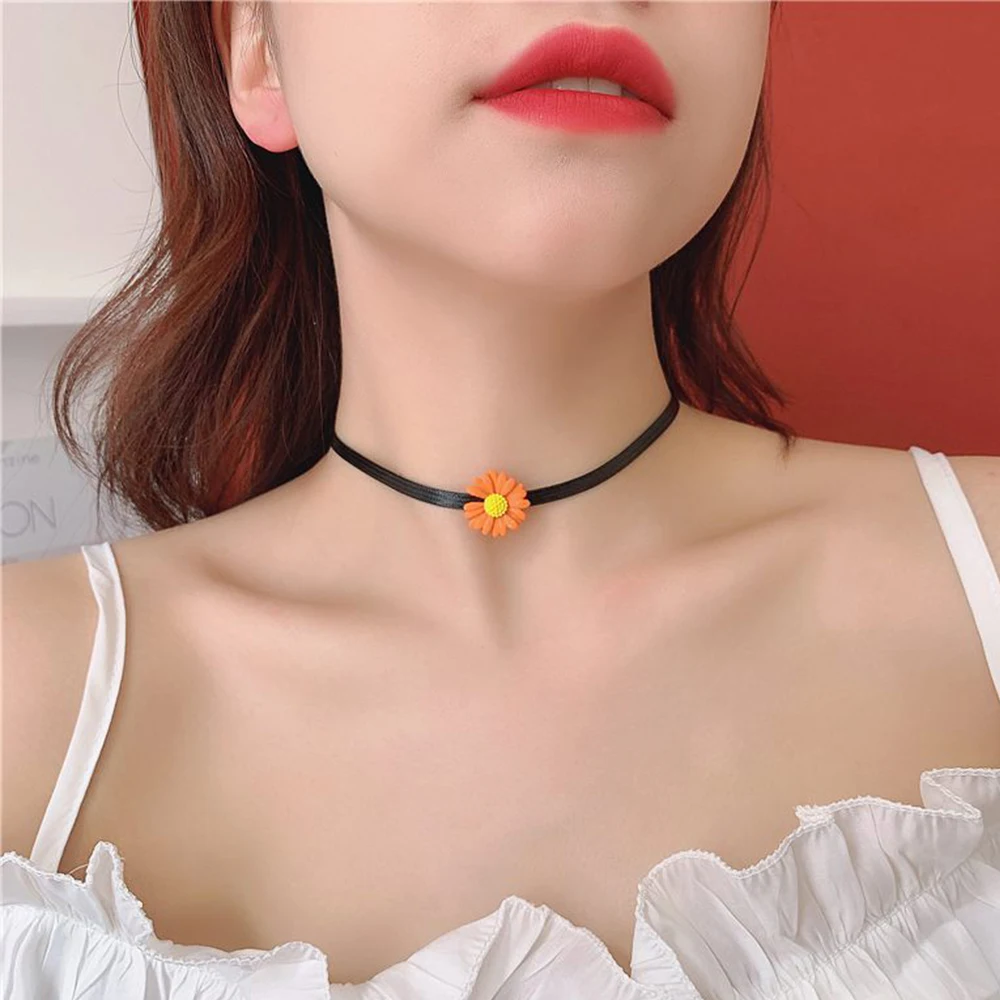 

Модное женское ожерелье, милое корейское маленькое ожерелье с маргариткой, цепочка до ключиц для милой девушки, летнее простое ожерелье с с...