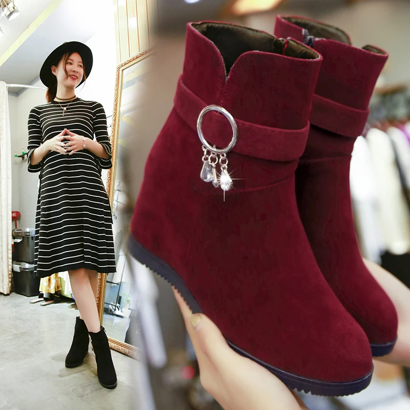 

Женские ботильоны на танкетке, короткие ботинки из флока черного, винного, синего цветов, со стразами, на молнии, Осень-зима 2021