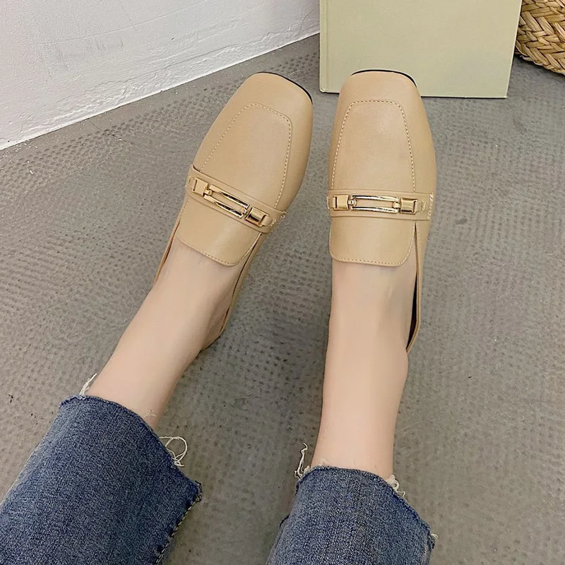 

Rivet Slippers Casual Shoes Square Toe Slipers Women Slides Female Mule Luxury 2021 Soft Mules Summer Flat PU Basic Metal Decora