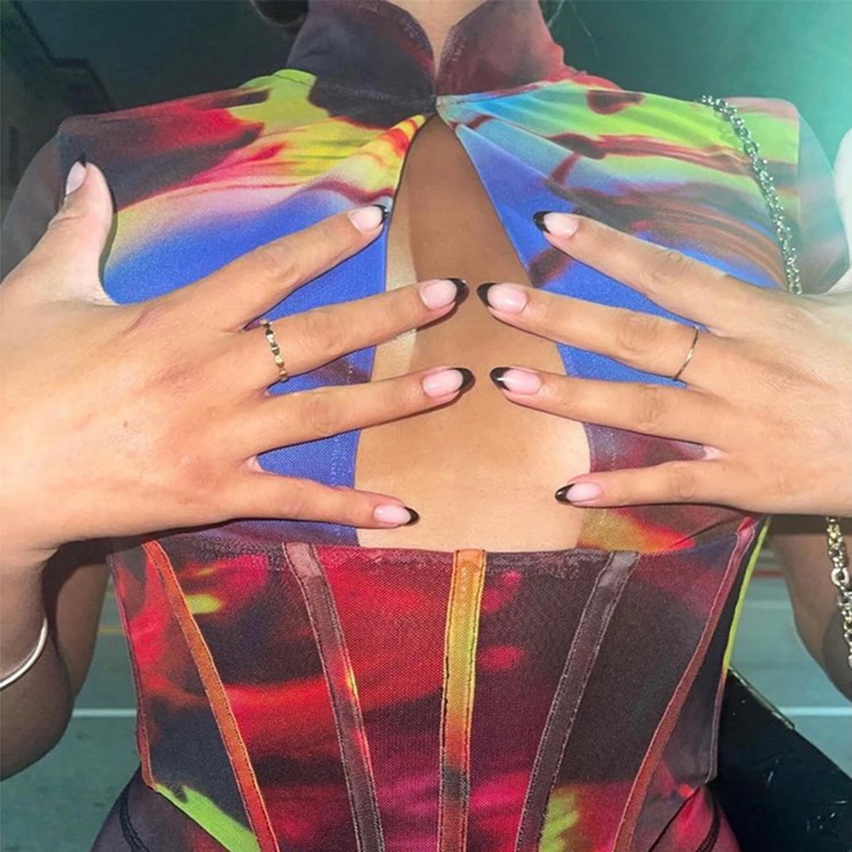 

Blouses Sexy Hollow Fishbone Corsets Top Shirt Stand-up Collar Stitched Color Contrast Slim Waist Tee Shapewear Vintage Party