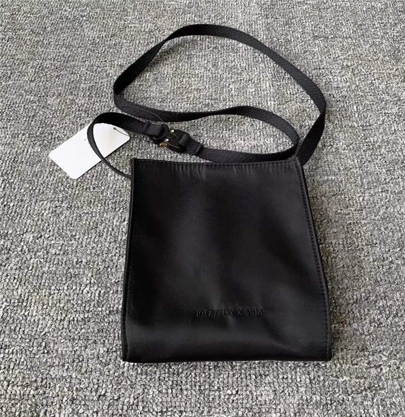 

Fashion Alyx Bag Street Wear Metal Button Alyx Bags Men Women 1:1 High Quality Cortex Bag