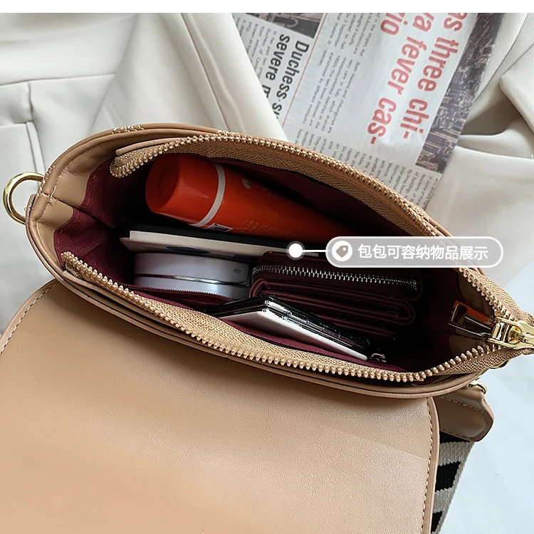 

Original Brand Popular Wide Shoulder Strap Handbags 2021 New Fashion Ins Messenger Bag Lingge Bucket Bag Shoulder Bag