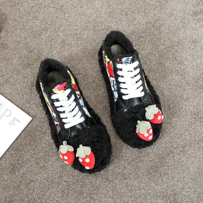 

Winter Boat Shoe Trendy Girls Student Loafers Cartoon Print Strawberry Patched Cotton Padded Woolen Plush Flats Shoes Women