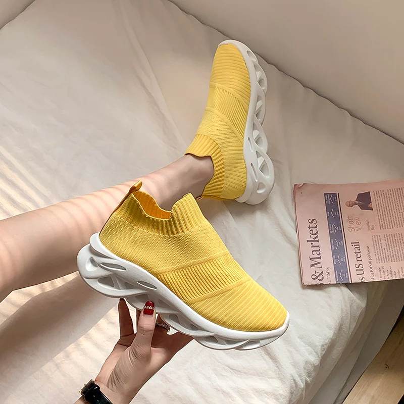 

2021 Women's Vulcanized Shoes Sneakers WomenTrainers Knitted Sneakers Ladies Slip-on Sock Shoes Casual Flat hoes Woman Sneakers