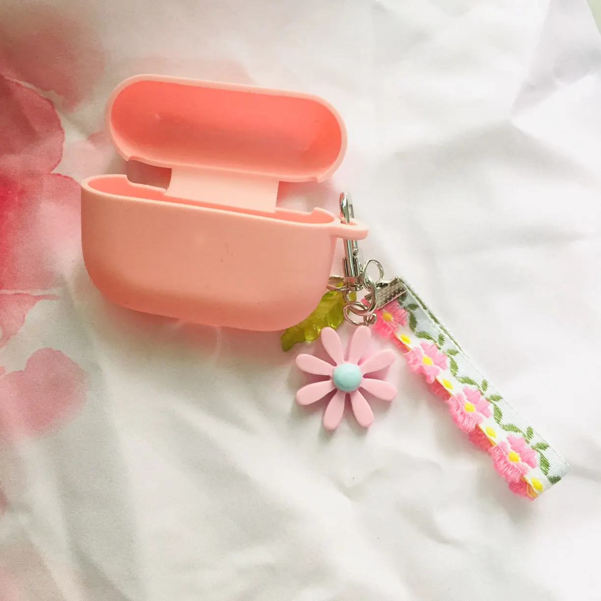 

coque for QCY T10 Case fashion Korea lace flower keyring Silicone Earphones Cover Non-slip Protection Case