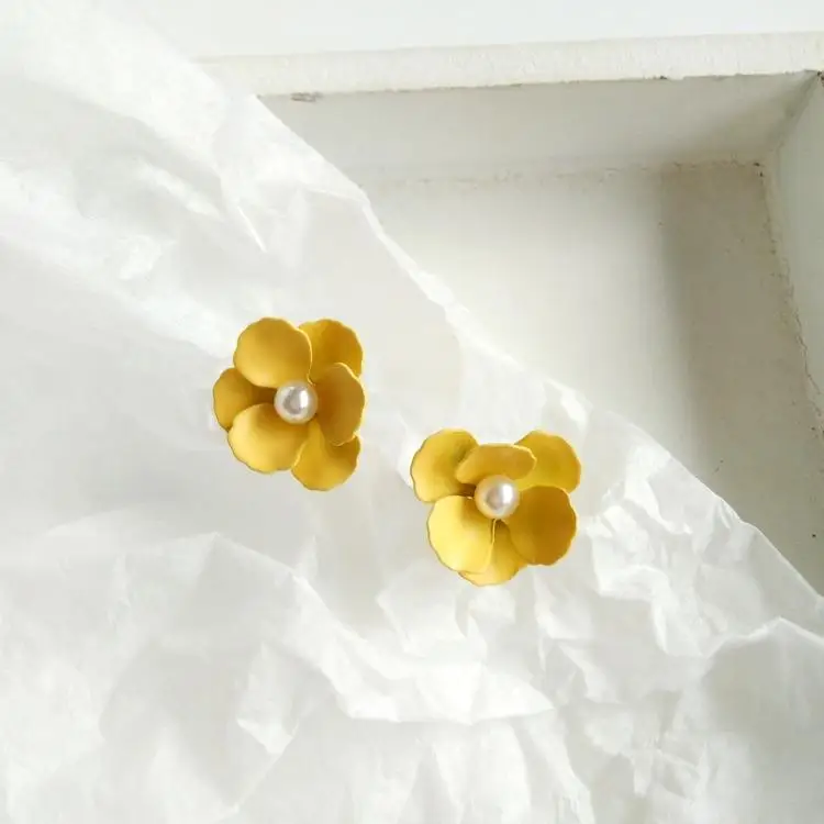 New Fashion Bohemian Yellow Colors Flower Shape Earrings Small Cute Stud Earring | Украшения и аксессуары