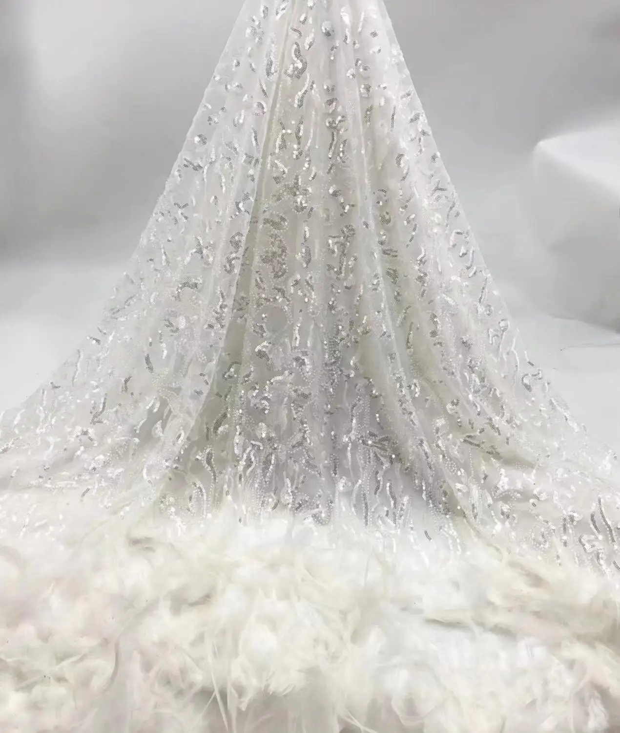 

Hig-End Quality White Luxury Cassic Lace Elegant Fabric Feathers Embroidery Tulle Sequince Fabric Bridal Wedding Dress NN635-1