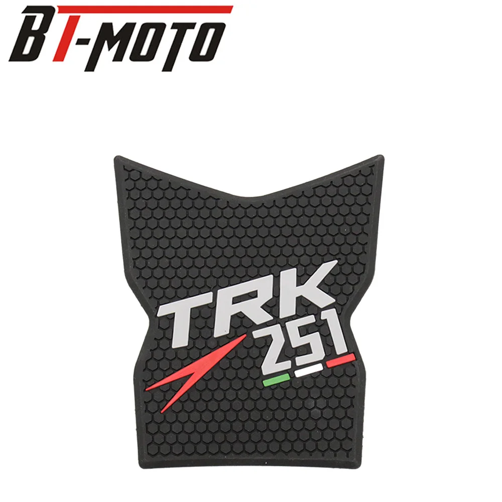 

New motorcycle tank Traction Pad side gas kneepad protector anti-slip sticker for Benelli TRK251 TRK 251 BLACK