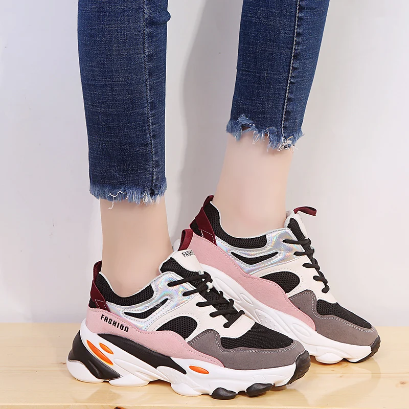 Женские кроссовки на толстой подошве Fujin дышащие разных цветов с перекрестной