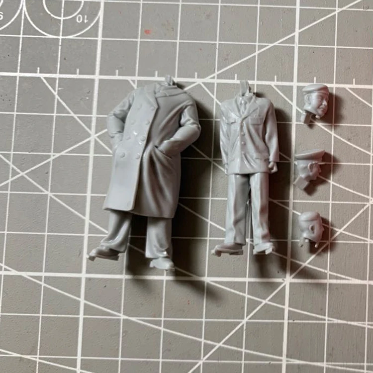 Модель из смолы GK 1/35 набор неизвестных лидеров в разобранном и неокрашенном виде