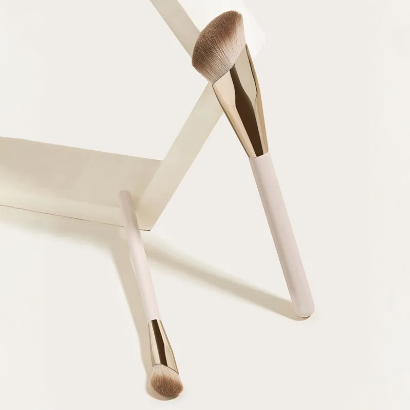 

1pc Powder Foundation Brush BB Cream Concealer Brush Liquid Foundation Brush Concealer Buffer Brush Luxury Makeup Brush Tools