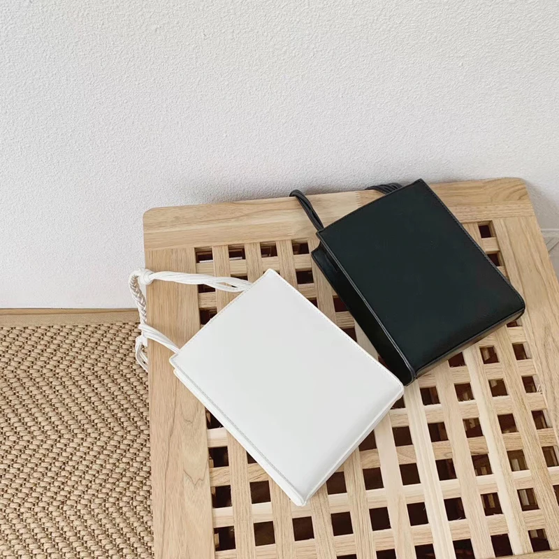 

Миниатюрная сумка для телефона из искусственной кожи для женщин, дизайнерская дамская сумочка на ремне, роскошный чемоданчик кросс-боди дл...