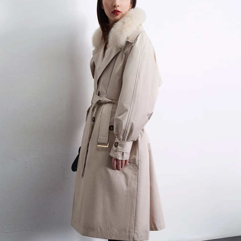 Женский пуховик с ремнем утепленный натуральным лисьим мехом длинное пуховое