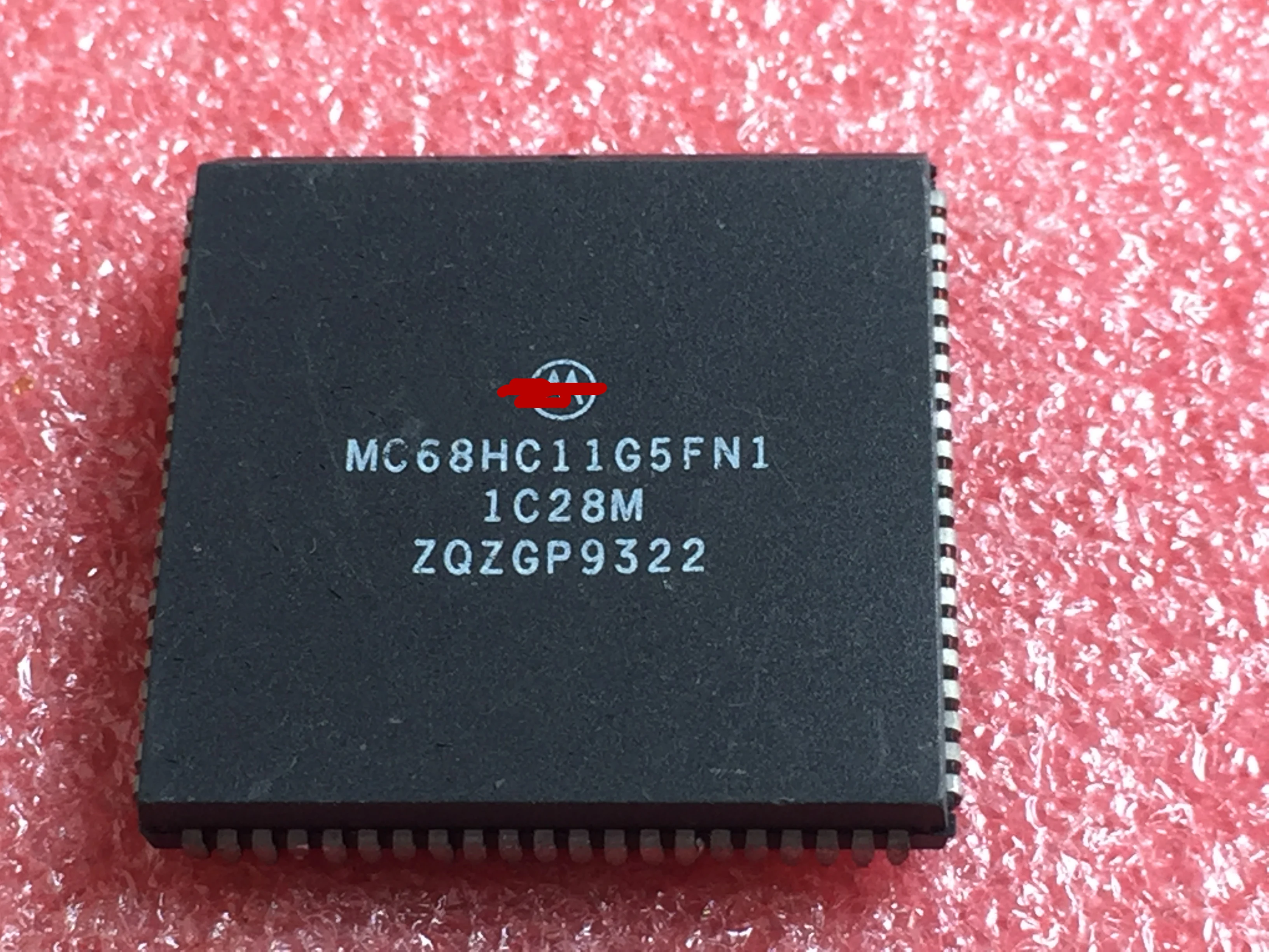 

Новый импортный оригинальный MC68HC11G5FN1