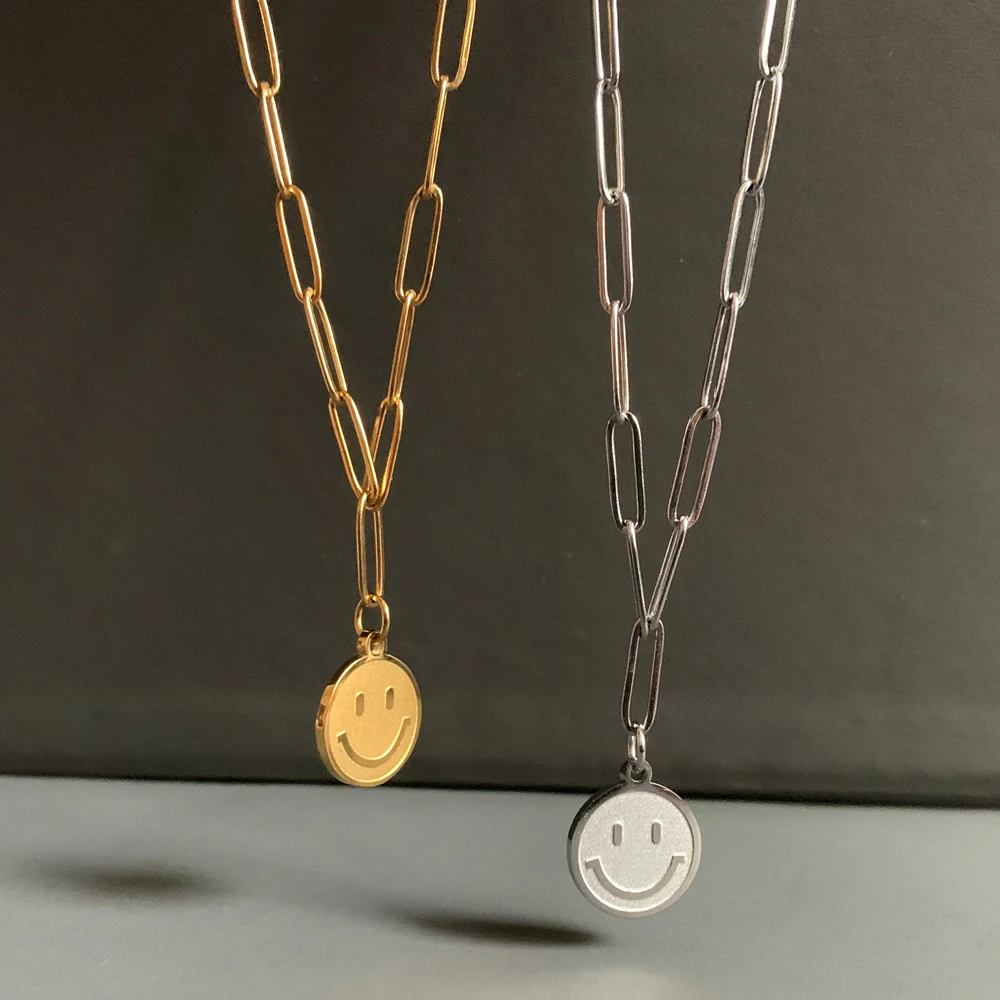 

Cute 8 mm Small Round Smiley Face Pendant Necklace for Women Trendy Vintage Stainless Steel Charm Clavicle Choker Chain Collin