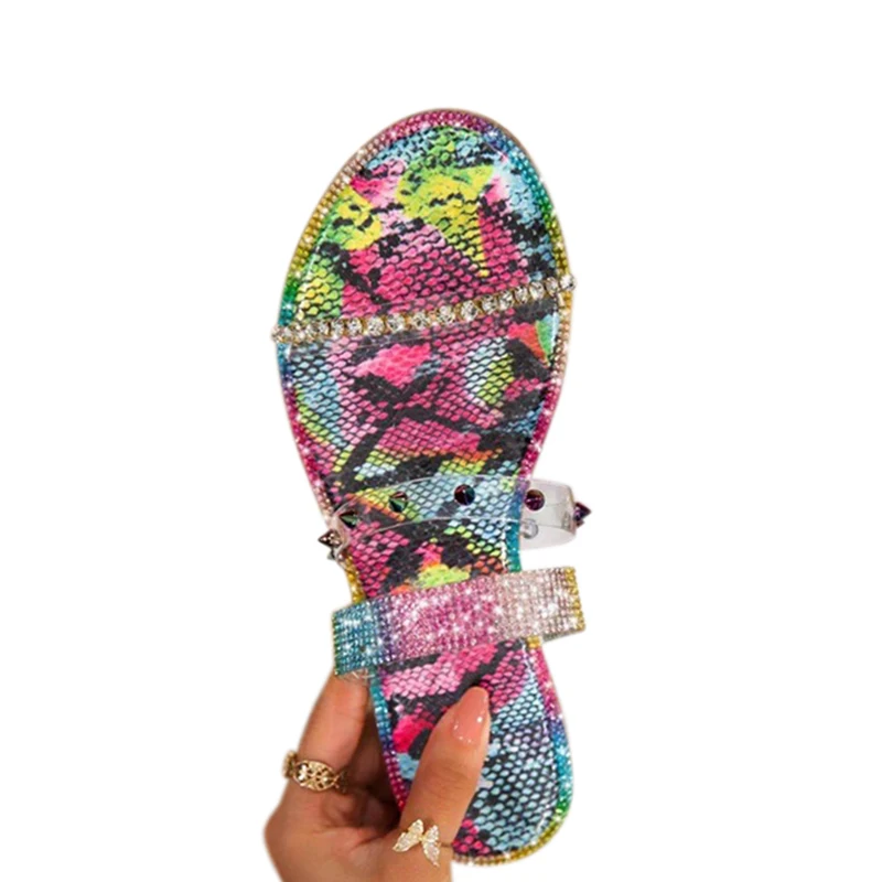 

Summer Flat Woman Slippers Crystal Rainbow Color Plus Size Rivet Non-Slip Women's Shoes 2021 Fashion Leisure Female Slippers