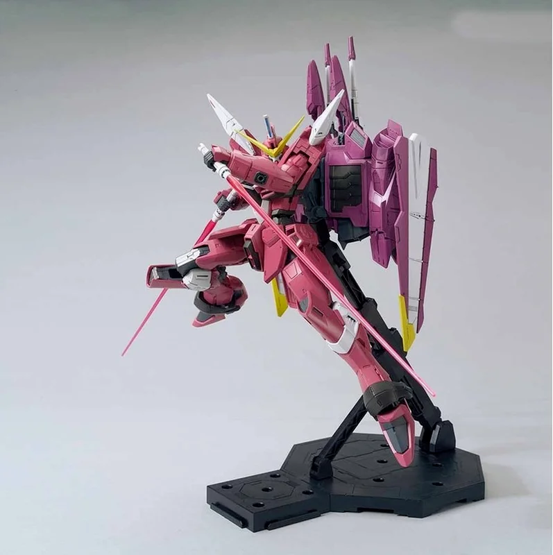 

Bandai Genuine Gundam Assembly Model MG 1/100 Justice Gundam JUSTICE GUNDAM 216832